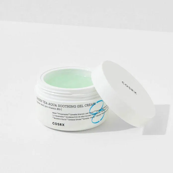 đẹp Kem dưỡng Cosrx Hydrium Green Tea Aqua Soothing Gel Cream giúp làm làn da dịu và mát ngay lập tức.