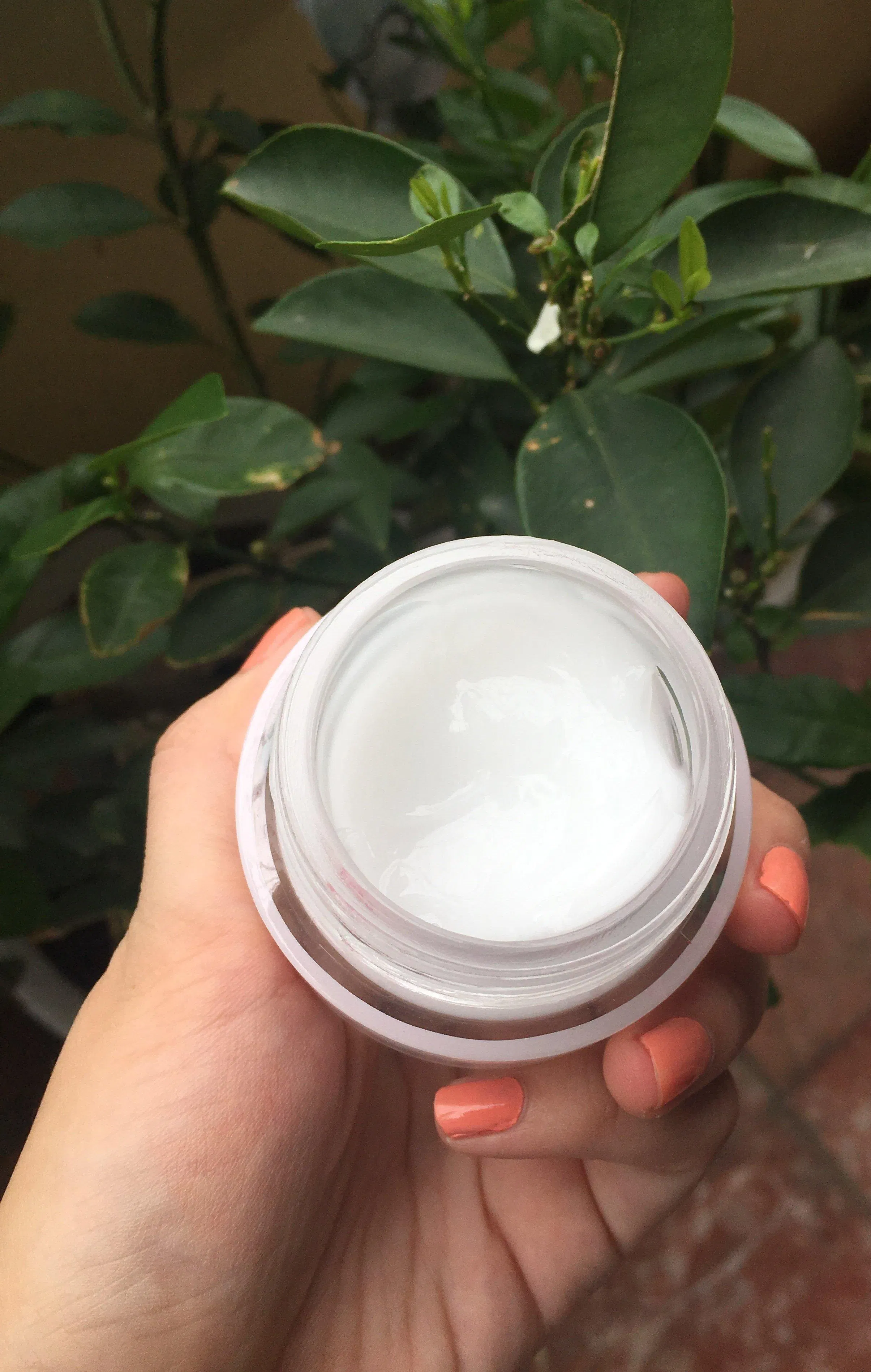 Kem dưỡng trắng da ban đêm Senka White Beauty Glow Gel Cream