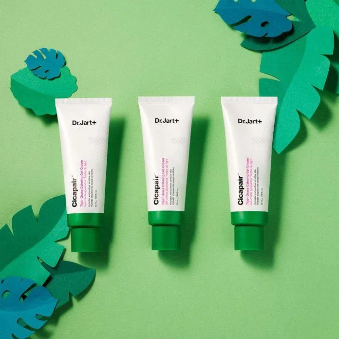đẹp Dr.Jart+ Cicapair Calming Gel Cream chứa chiết xuất rau má, rau diếp cá cùng Niaciamide.