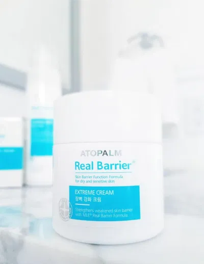 đẹp Kem dưỡng Real Barrier, Extreme Cream giúp giữ ẩm sâu tới tận 72 giờ.