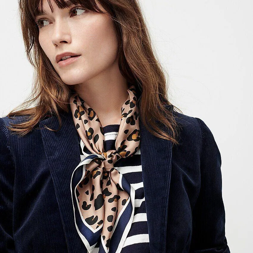 Khăn lụa bản in động vật