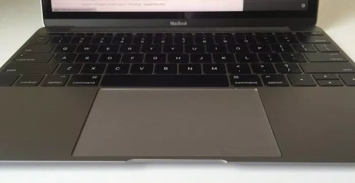 apple Trackpad luôn là điểm cộng của các dòng Macbook. Ảnh: internet