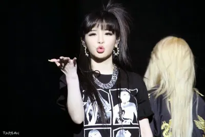 Cô "búp bê sống" gây sốt một thời của Kpop park bom