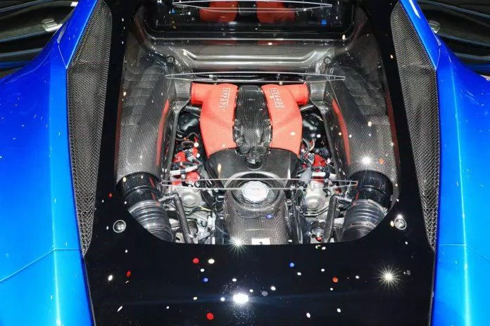 Bộ động cơ V8 vô cùng mạnh mẽ của Ferrari F8 Tributo. Ảnh: internet