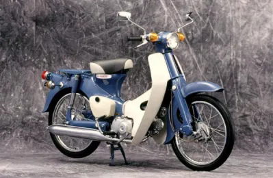 xe Honda Super Cub cũng là một chiếc xe máy cổ rất đáng giá. Ảnh: internet