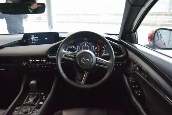 Vô lăng của Mazda 3 2020. Ảnh: internet