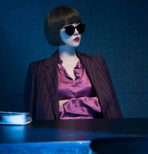 Kim Sun Ah lại sang chảnh ngút ngàn với tóc bob ôm sát khuôn mặt. (Nguồn: Internet)