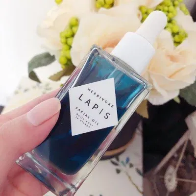 Bảng thành phần của Lapis Facial Oil vô cùng lành tính cho làn da (Nguồn: Internet) Bảng thành phần của Lapis Facial Oil vô cùng lành tính cho làn da (Nguồn: Internet)