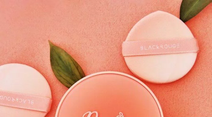 Phấn nước trái đào Black Rouge Peach Cover Velvet Cushion vừa giúp trang điểm da, vừa bảo vệ da trước ánh nắng mặt trời. (nguồn: Internet)