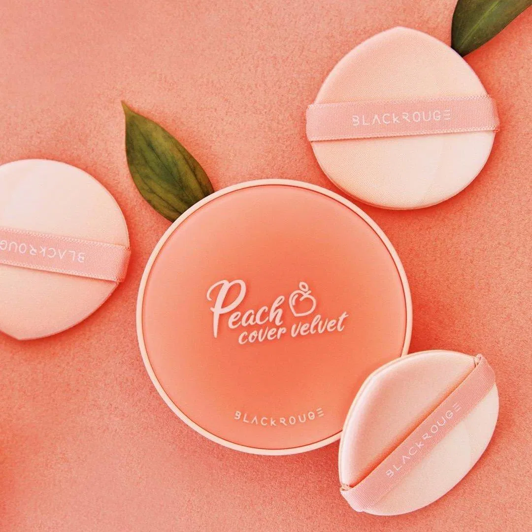 Phấn nước trái đào Black Rouge Peach Cover Velvet Cushion vừa giúp trang điểm da, vừa bảo vệ da trước ánh nắng mặt trời. (nguồn: Internet)