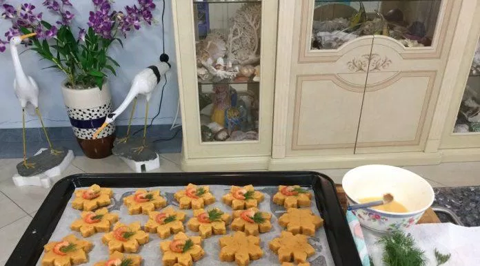 Cách làm bánh quy tôm khô