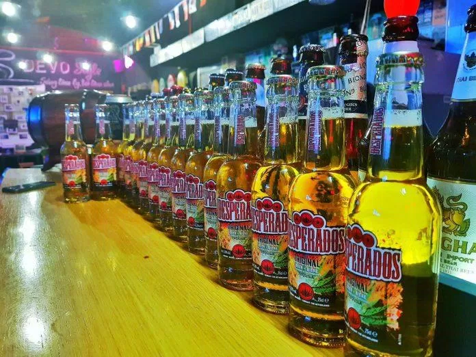 Cuối tuần lạc vào quán bia tây Devo Cafe and Beer