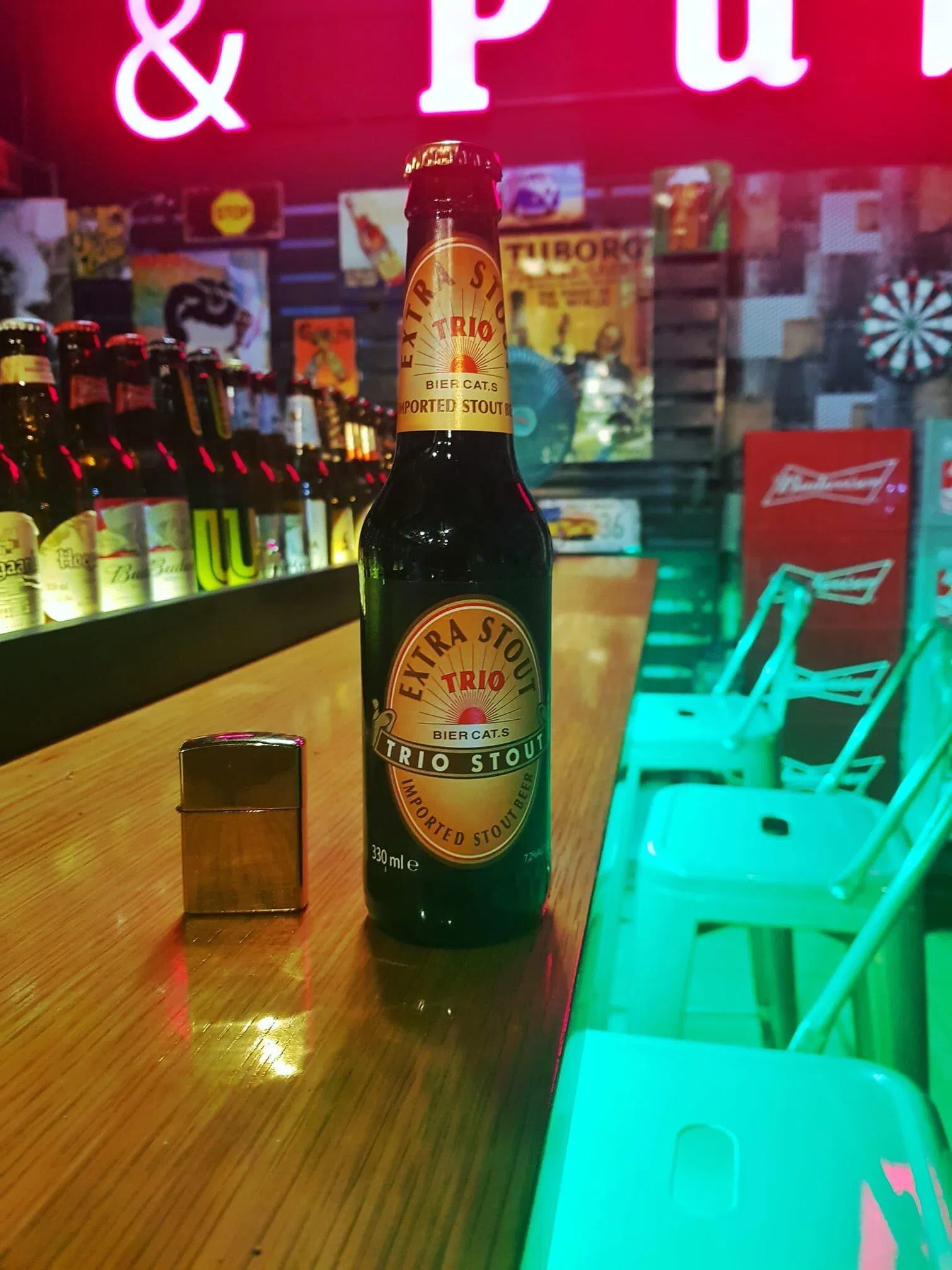 Cuối tuần lạc vào quán bia tây Devo Cafe and Beer