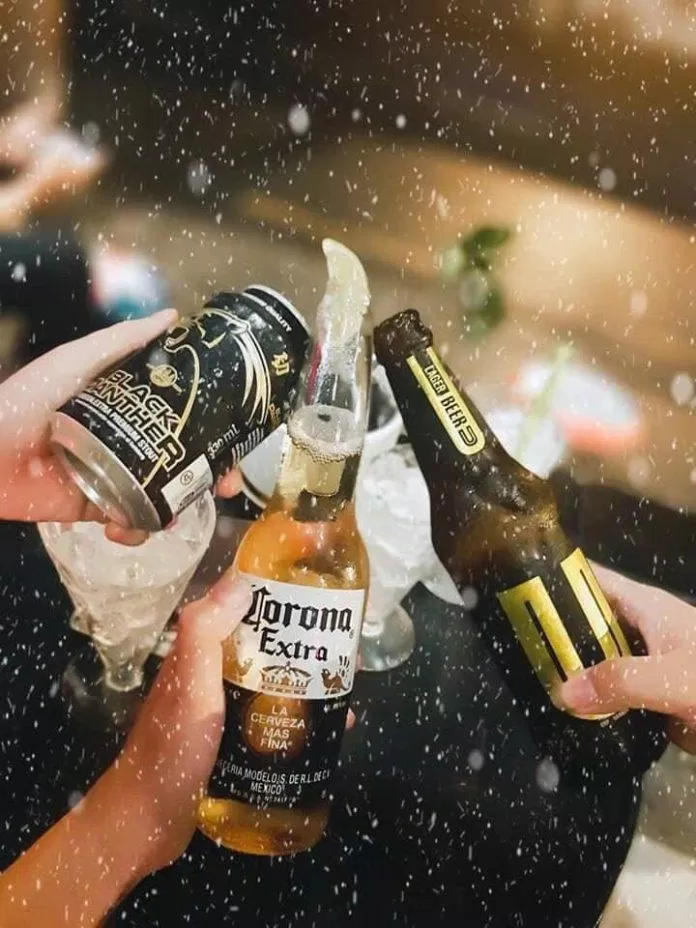 Cuối tuần lạc vào quán bia tây Devo Cafe and Beer