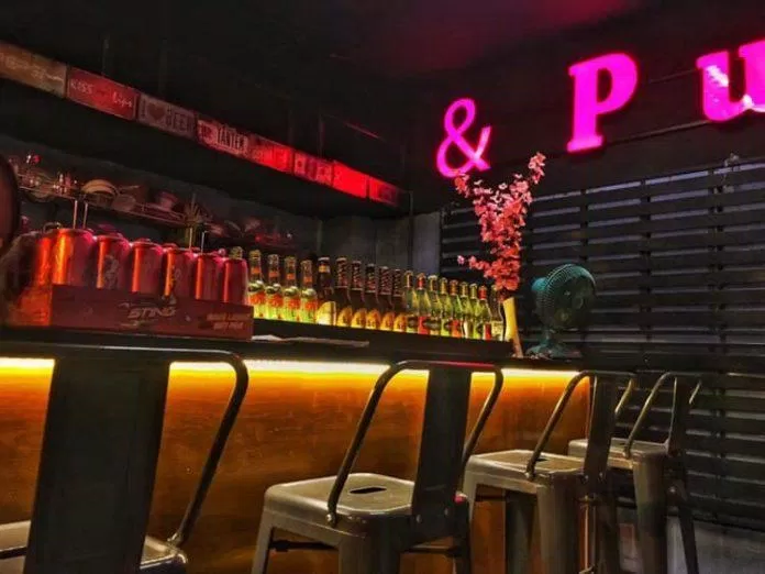 Cuối tuần lạc vào quán bia tây Devo Cafe and Beer