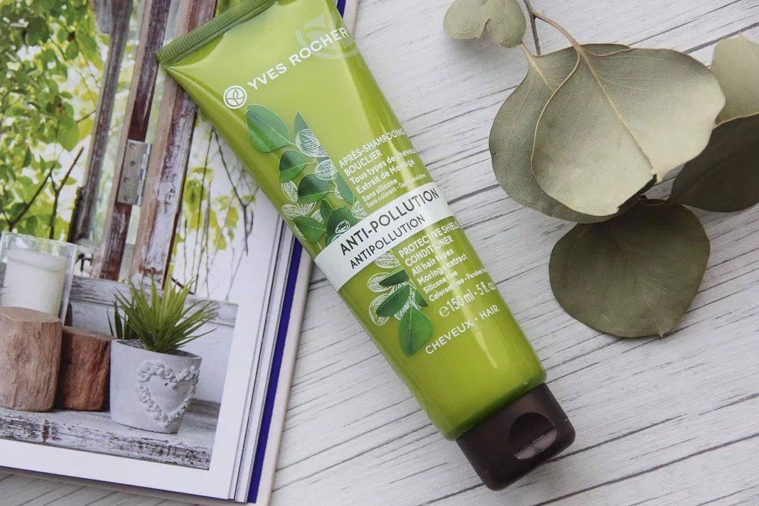 Thiết kế xanh mát tươi mắt của dầu xả Yves Rocher Anti-Pollution Protective Shield Conditioner. (nguồn: Internet)