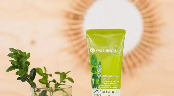 Dầu xả Yves Rocher Anti-Pollution Protective Shield Conditioner có bao bì 100% tái chế, thân thiện với môi trường. (nguồn: Internet)