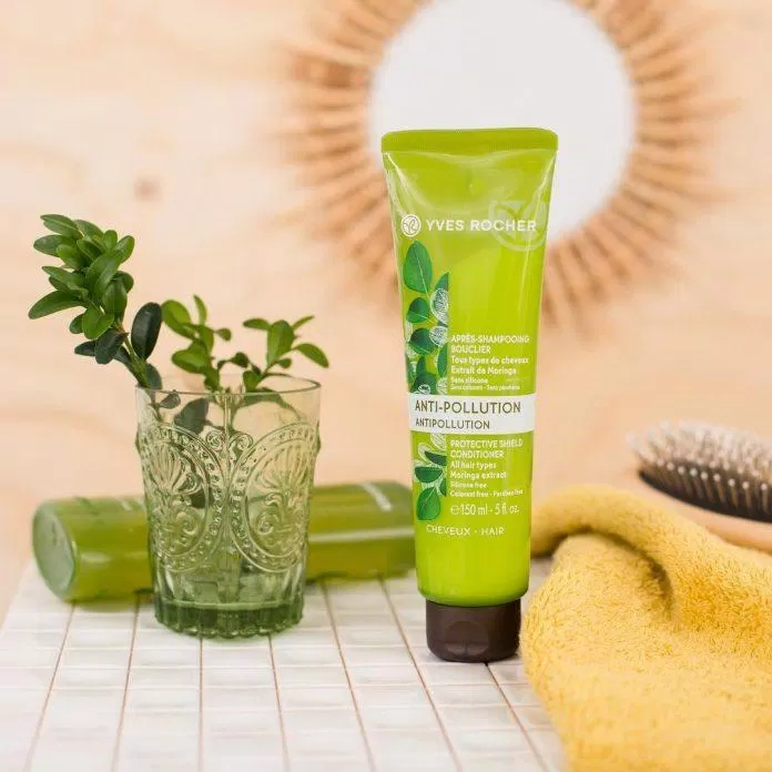 Dầu xả Yves Rocher Anti-Pollution Protective Shield Conditioner có bao bì 100% tái chế, thân thiện với môi trường. (nguồn: Internet)