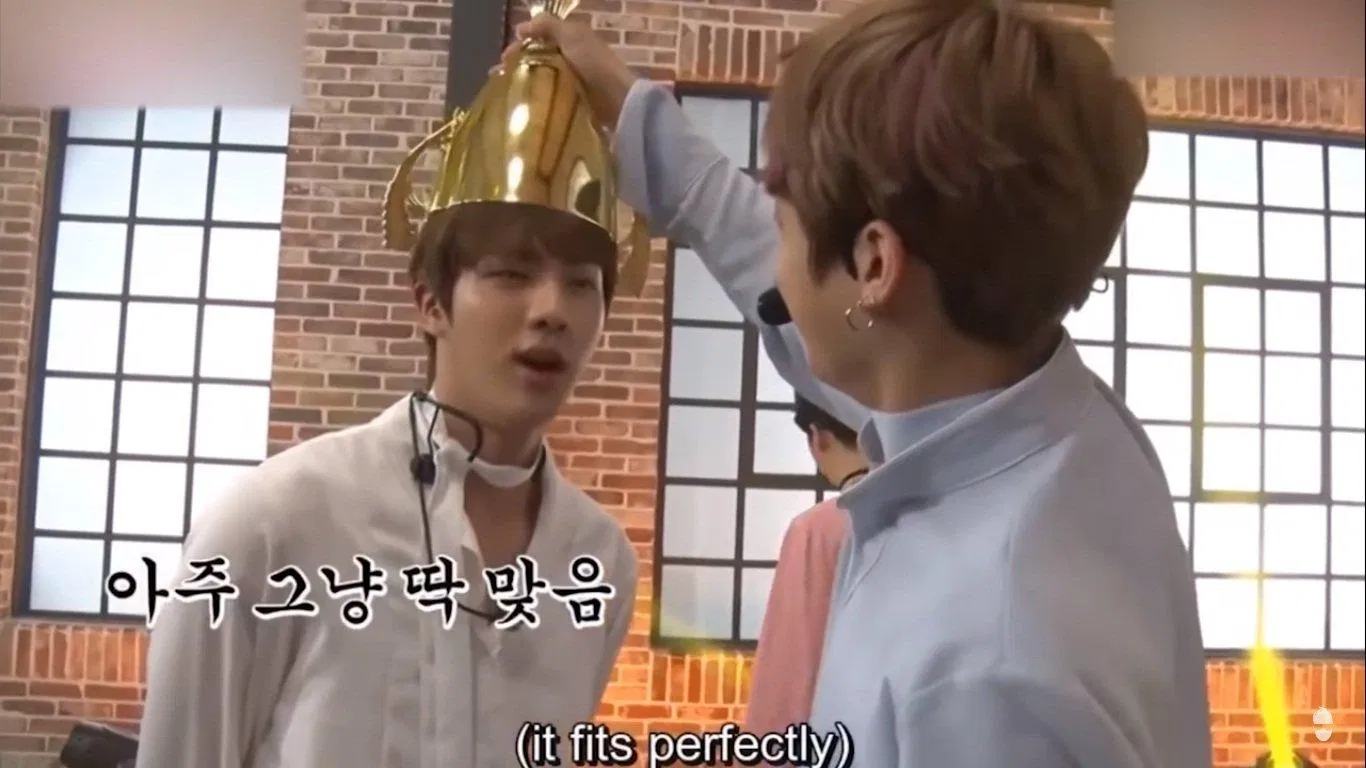 Jung Kook dám trêu cả anh cả Jin