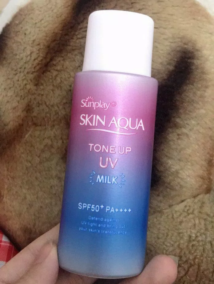 Kem chống nắng dạng sữa Sunplay Skin Aqua Tone Up UV Milk (ảnh: Internet)
