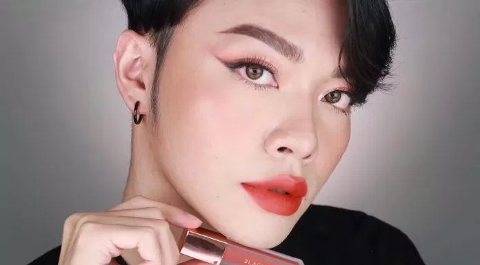 Màu A23 là sắc màu quen thuộc và vẫn giữ được sự "trendy", đặc biệt là dịp lễ hội cuối năm nhộn nhịp này.