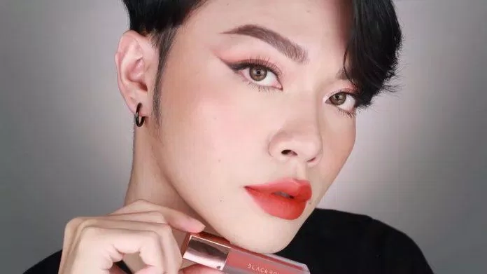 Màu A23 là sắc màu quen thuộc và vẫn giữ được sự "trendy", đặc biệt là dịp lễ hội cuối năm nhộn nhịp này.