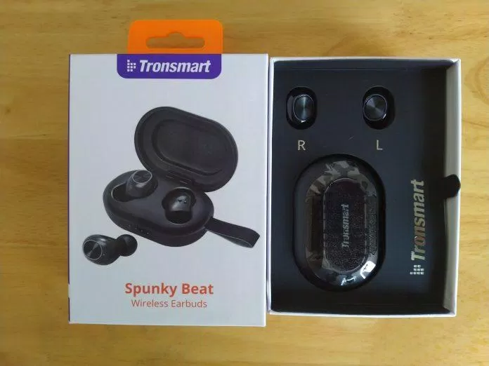 Mở hộp tai nghe Bluetooth Tronsmart Spunky Beat (ảnh : BlogAnChoi).
