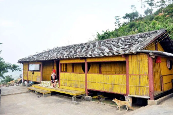 Ngôi nhà sàn trên đỉnh Cao Lanh- nơi du khách có thể tham quan quy trình nấu rượu Ngôi nhà sàn trên đỉnh Cao Lanh- nơi du khách có thể tham quan quy trình nấu rượu