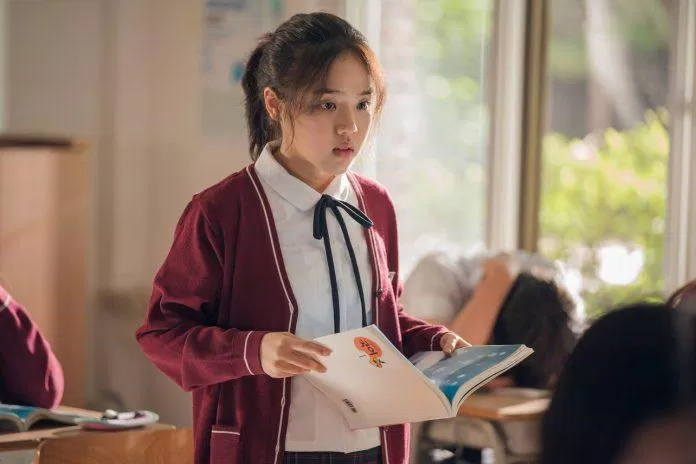 Ji Woo (Kim Hyang Gi đóng) bị chứng bệnh tự kỷ từ nhỏ, khi phải chứng kiến vụ án đau thương đã gây ám ảnh cô rất nhiều