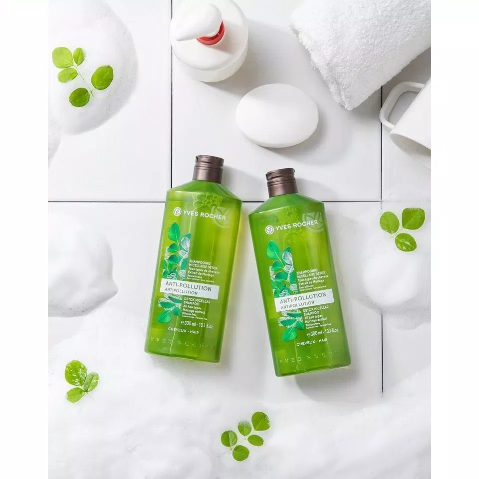 Với tone màu xanh lá chủ đạo, dầu gội Yves Rocher Anti - Pollution tạo cảm giác mướt mắt, dễ chịu cho khách hàng sử dụng. (Ảnh: Internet)