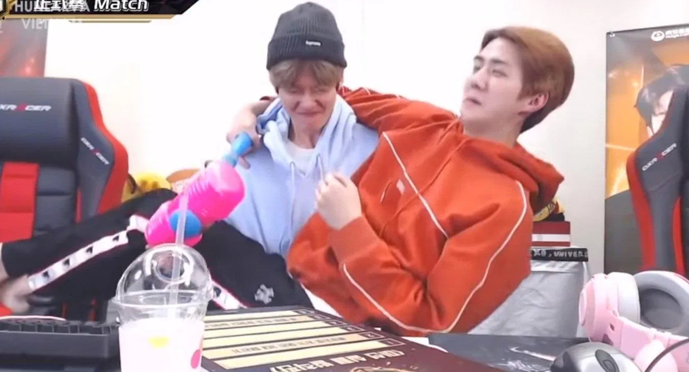 Sehun bắt nạt không chừa một ai