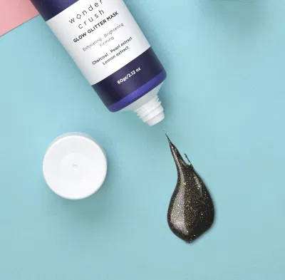 Wonder Crush Glow Glitter Mask có kết cấu gel lấp lánh (Nguồn: Internet) Wonder Crush Glow Glitter Mask có kết cấu gel lấp lánh (Nguồn: Internet)