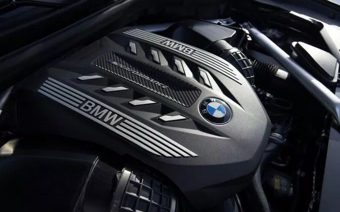 Động cơ mạnh mẽ của BMW X6 2020. Ảnh: internet