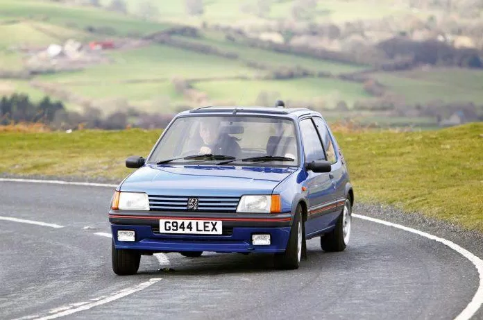 xe bọc thép Mẫu xe bọc thép Peugeot 205 GTI. Ảnh: internet