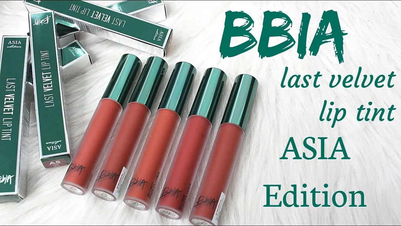 Thiết kế của son BBIA Last Velvet Lip Tint Asia Edition hiện rõ không khí Giáng Sinh. (nguồn: Internet)