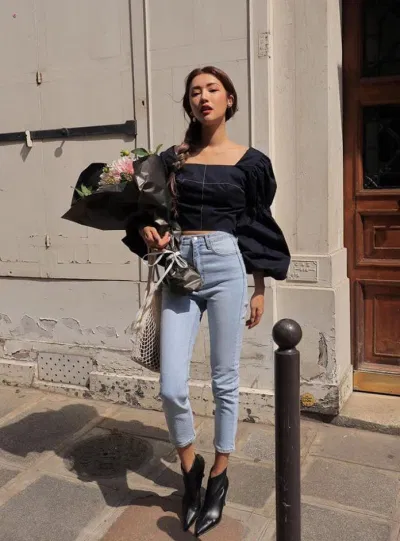 Sự kết hợp thú vị giữa giày boots và quần jean