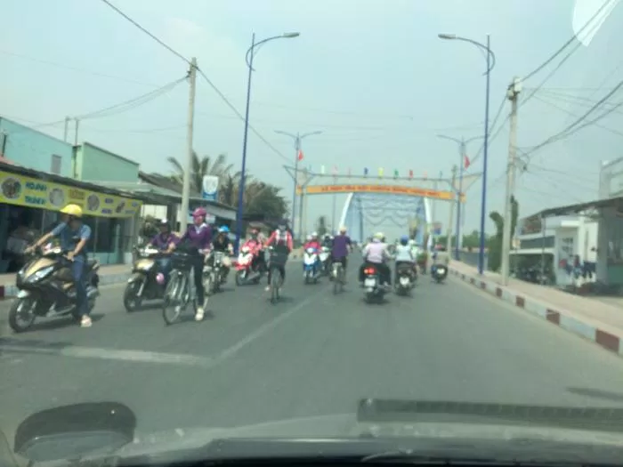 Cầu Hiệp Hòa - một trong những cây cầu dẫn tới đền thờ. (Nguồn: Internet)