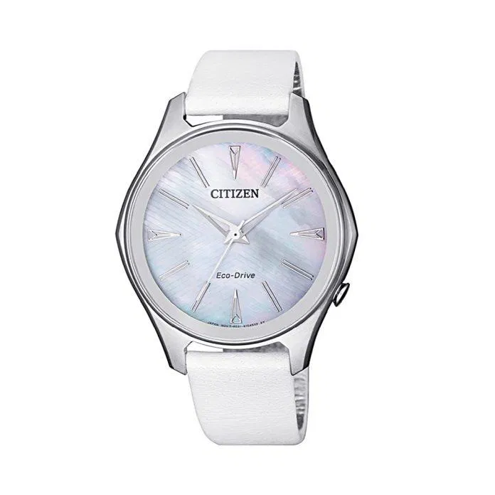 Citizen EM 0597 - 12D với vẻ đẹp hiện đại kết hợp với danh da màu trắng thanh lịch. (Nguồn: internet).