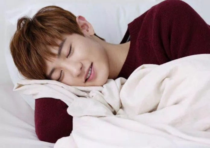 Bóc phốt tật xấu khi ngủ của các idol KPOP: Chanyeol ngủ mở mắt, Nayeon vừa ngủ vừa hát Fire (BTS) Cha Eun Woo Chanyeol Joy KPOP L Nayeon tật xấu khi ngủ Yuju