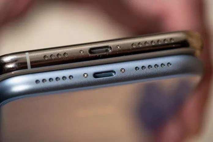 iphone-xr-ports-100779314-large