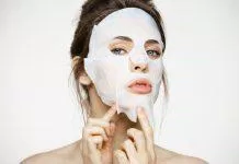 mặt nạ giấy giúp cấp ẩm và vô cùng tiện lợi với các chị em phụ nữ. (nguồn ảnh: internet.)