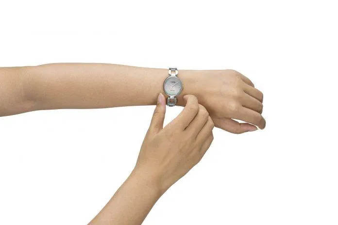 Citizen EM0420 89D phong cách và thanh lịch cho phái nữ. (Nguồn: internet).