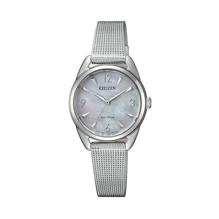 Citizen EM0681-85D có khả năng chống nước 3 bar đủ để chịu nước khi rửa tay, đi mưa nhẹ. (Nguồn: internet).