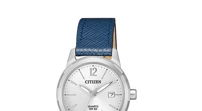 Citizen EU6070 - 19A với chất liệu dây da màu xanh dương đậm cùng thiết kế đơn giản nhưng sang trọng. (Nguồn: internet).
