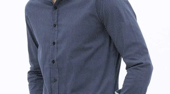 Đồng hồ Citizen NP1010-01L dây da màu đen đầy nam tính. (Nguồn: internet).