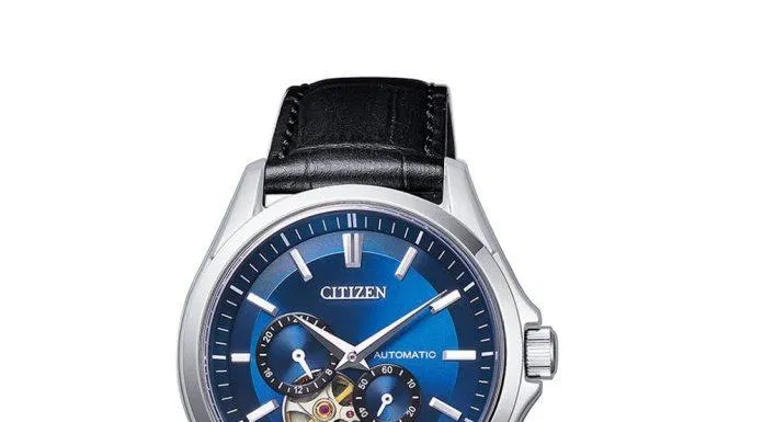 Đồng hồ Citizen NP1010-01L mặt đồng hồ màu xanh nước biển dành cho các chàng trai dịu dàng. (Nguồn: internet).