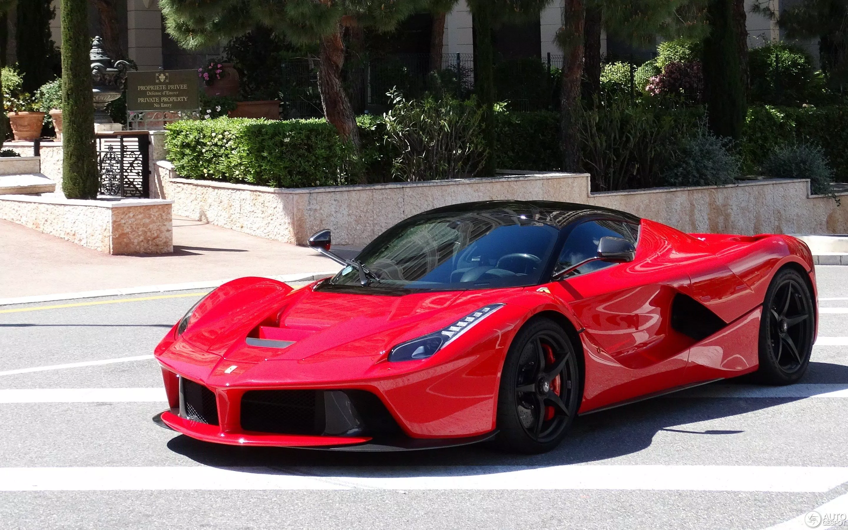 Mẫu siêu xe Ferrari LaFerrari. Ảnh: internet