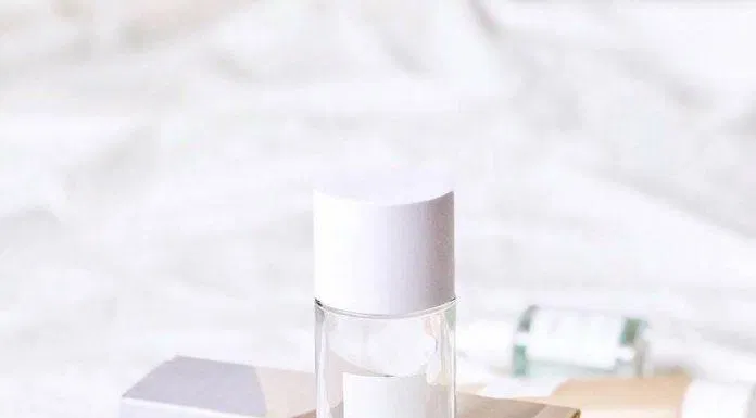 nét Huxley Toner Extract it chứa đến 90% thành phần hữu cơ và chiết xuất xương rồng. (Nguồn: Internet).