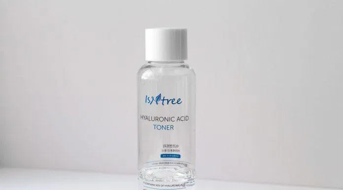 nét Toner Isntree chứa Chiết xuất cây hoa tiêu Nhật Bản giúp làm dịu da rất tốt. (Nguồn: Interner).
