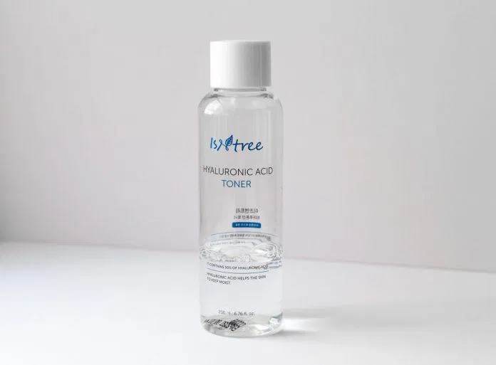 nét Toner Isntree chứa Chiết xuất cây hoa tiêu Nhật Bản giúp làm dịu da rất tốt. (Nguồn: Interner).